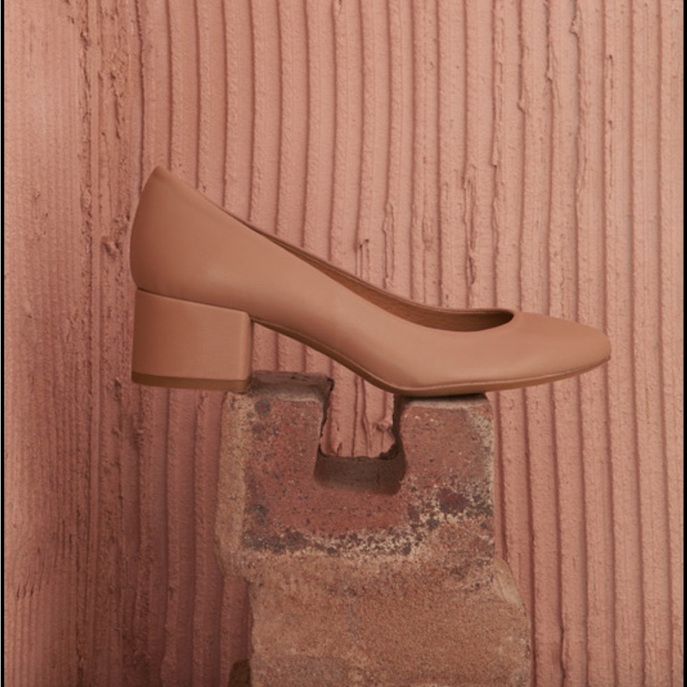 Malababa MADE IN SPAIN NUDE COMFORT HEELS sz 38
